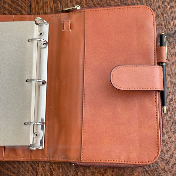 Vintage Dooney & Bourke Advantage Organizer - Picture 10 of 12